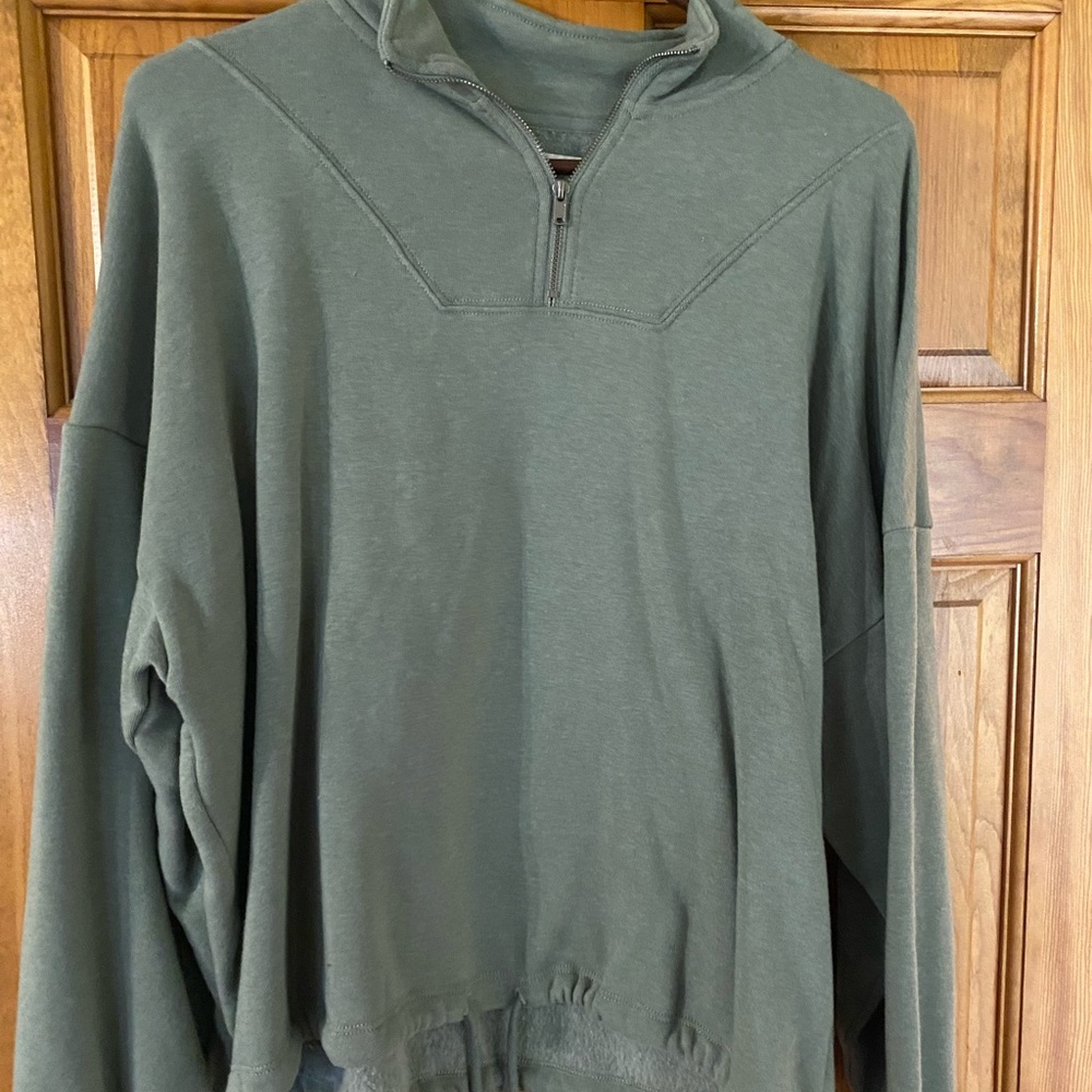 Sweatshirt